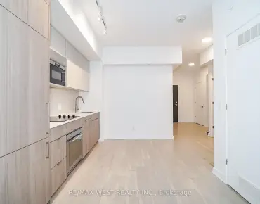 
            #205-840 St Clair Ave W Oakwood Village 1睡房1卫生间1车位, 出售价格550000.00加元                    