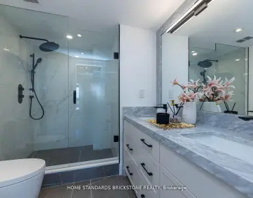 
            #9D-66 Collier St Rosedale-Moore Park 2睡房2卫生间1车位, 出售价格2399000.00加元                    