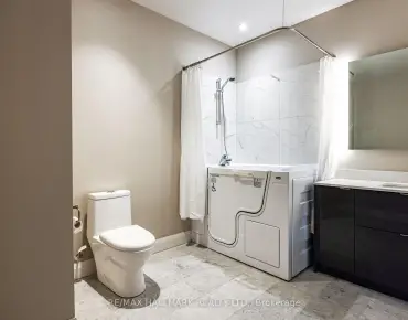 
#6005-7 Grenville St Bay Street Corridor 3 beds 2 baths 1 garage 1788000.00        