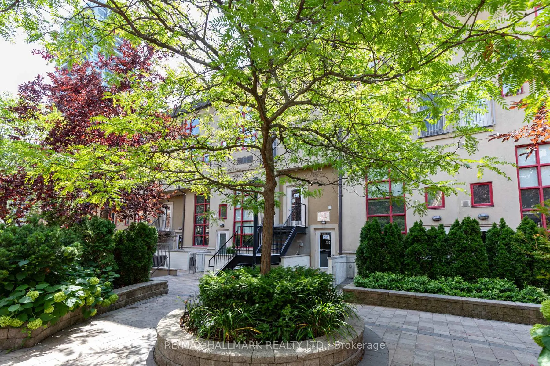 Toronto 共管镇屋