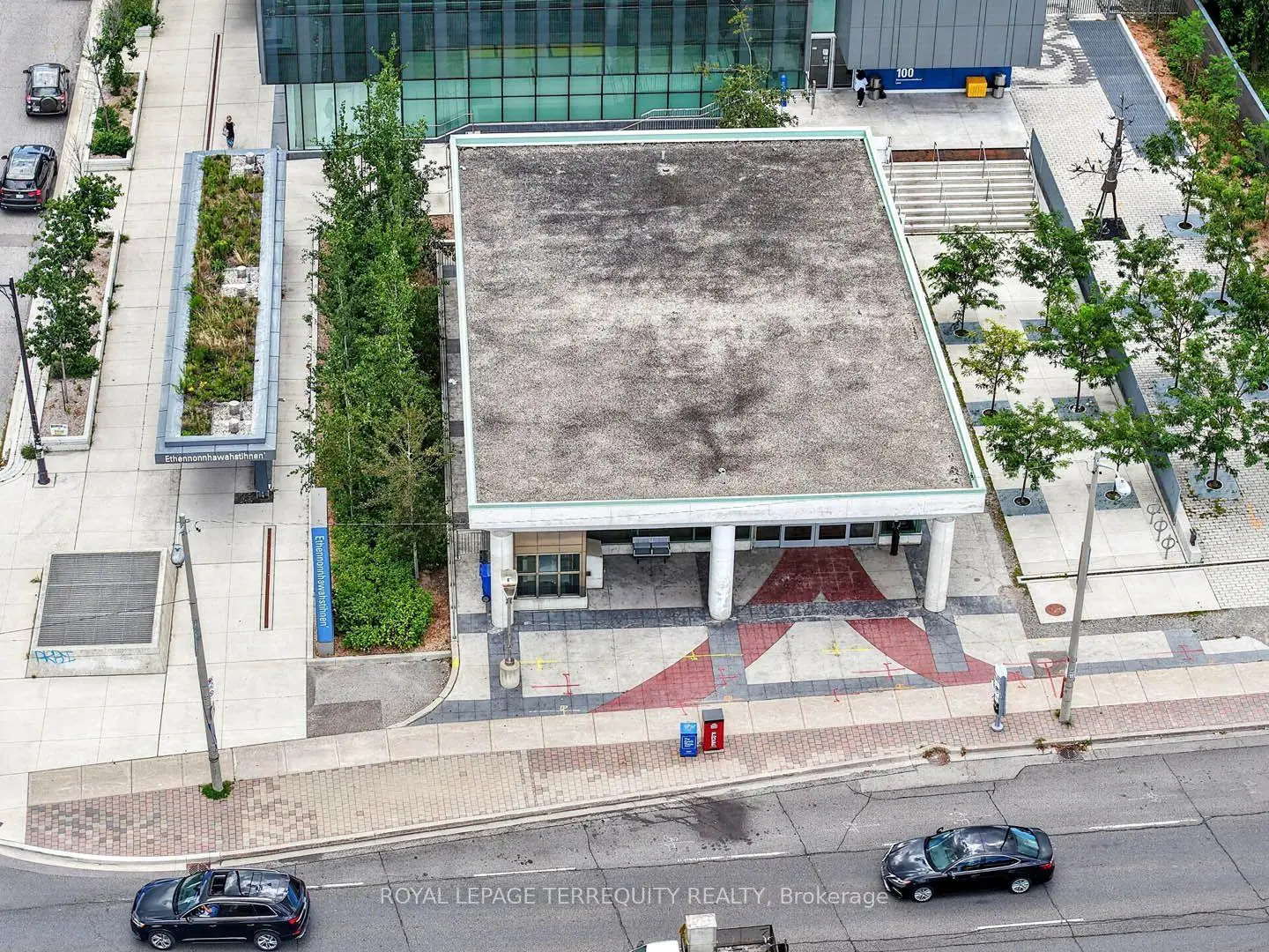 Toronto 共管镇屋