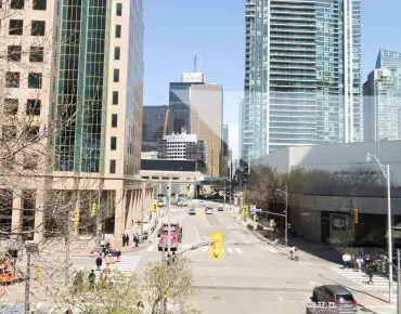 #2233-33 Harbour Sq Waterfront Communities C1 1 beds 1 baths 1 garage 659000.00