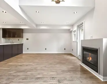 #103-21 Earl St North St. James Town 1 beds 2 baths 1 garage 589000.00
