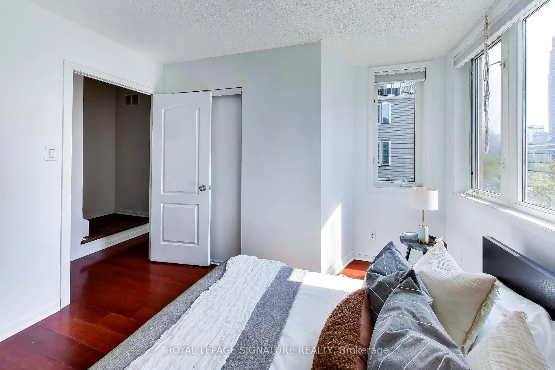 Toronto 共管镇屋