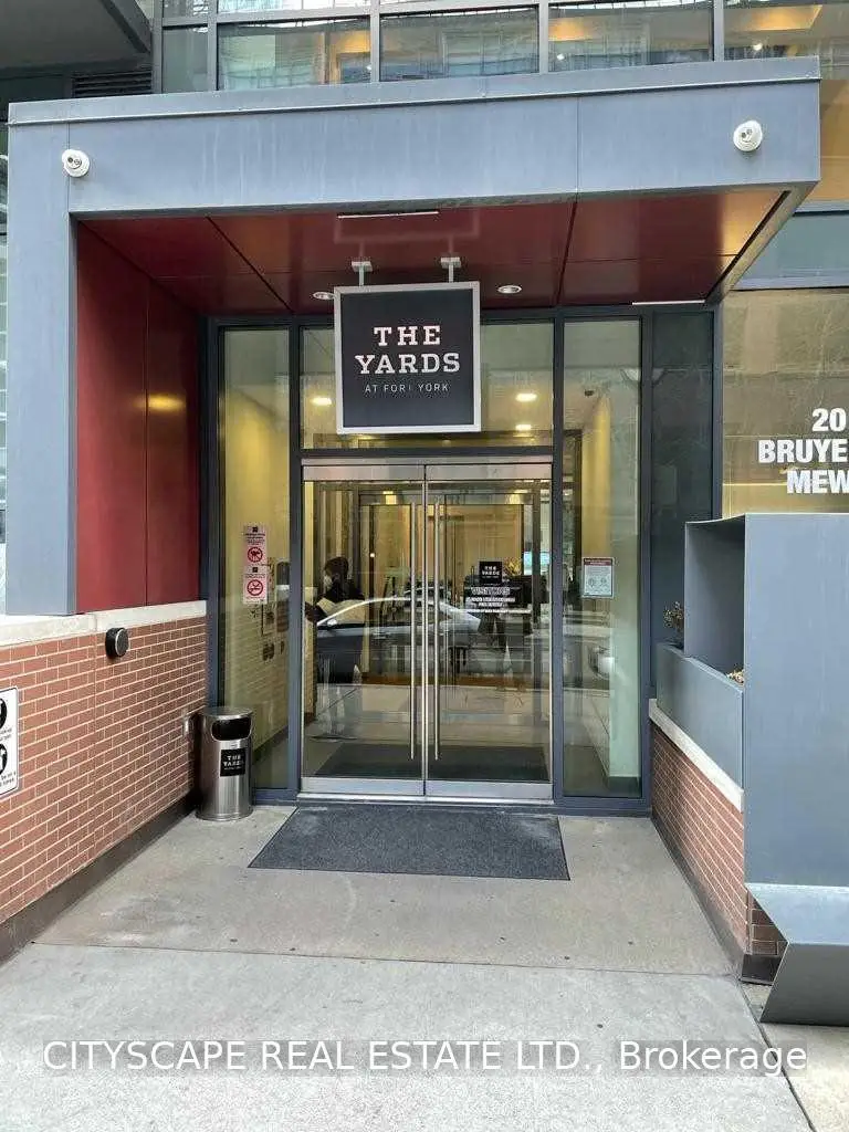 Toronto 共管镇屋
