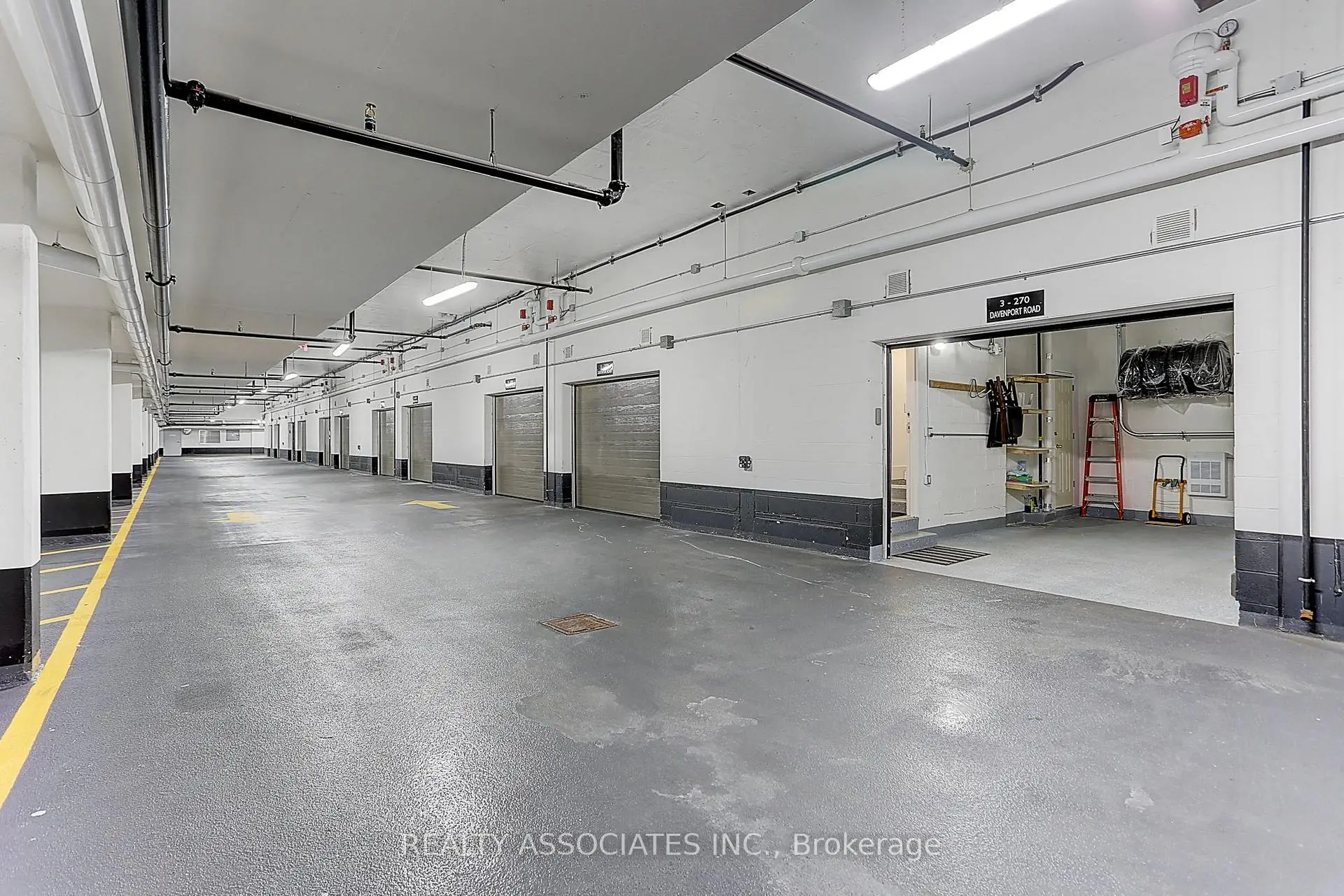 Toronto 共管镇屋