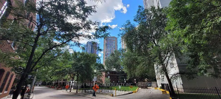 Toronto 共管镇屋