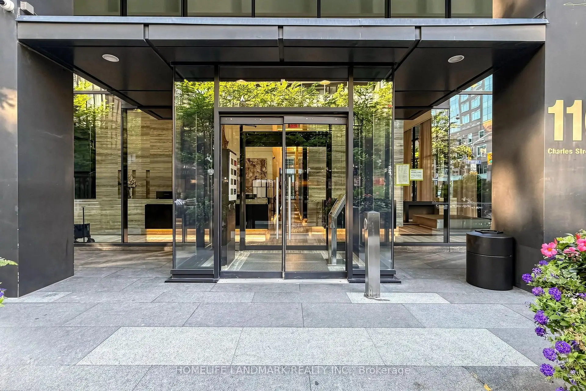 Toronto 共管镇屋