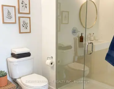
            #5307-10 York St Waterfront Communities C1 1睡房2卫生间车位, 出售价格649900.00加元                    