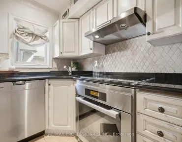
#10-228 St George St Annex 2 beds 1 baths 1 garage 729900.00        