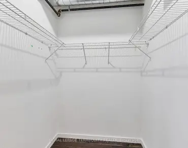 #702-32 Trolley Cres Moss Park 2睡房2卫生间1车位, 出售价格879900.00加元