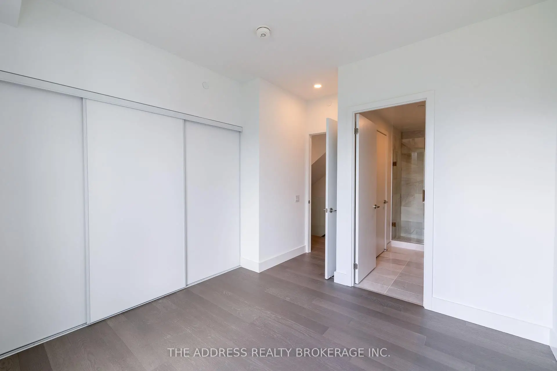 Toronto 共管镇屋