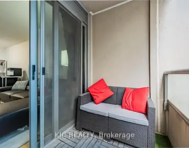 
            #1727-250 Wellington St W Waterfront Communities C1 1睡房1卫生间1车位, 出售价格565000.00加元                    