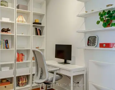 
#805-90 Trinity St Moss Park 1 beds 1 baths 1 garage 499000.00        