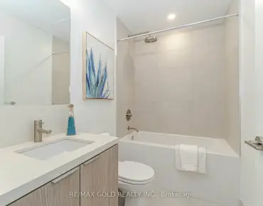 #216-2020 Bathurst St Humewood-Cedarvale 1 beds 1 baths 1 garage 449900.00