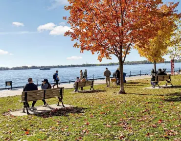 
            #2803-33 Harbour Sq Waterfront Communities C1 1睡房1卫生间1车位, 出售价格799900.00加元                    
