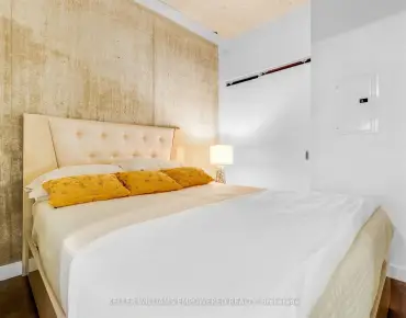 
            #717-111 Bathurst St Waterfront Communities C1 2睡房1卫生间车位, 出售价格649000.00加元                    