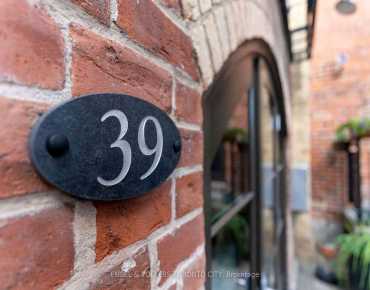 
            #4-39 Old Brewery Lane Regent Park 3睡房2卫生间2车位, 出售价格1249900.00加元                    