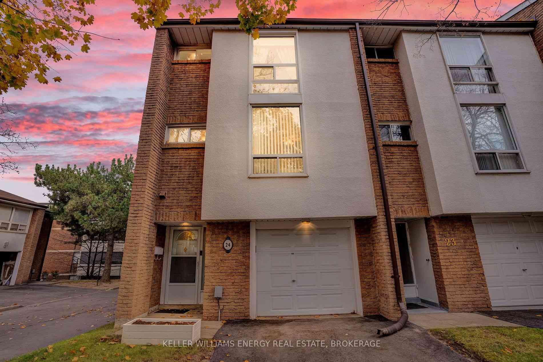 Toronto condo townhouses