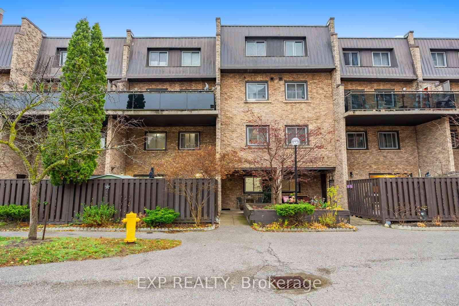 Toronto condo townhouses