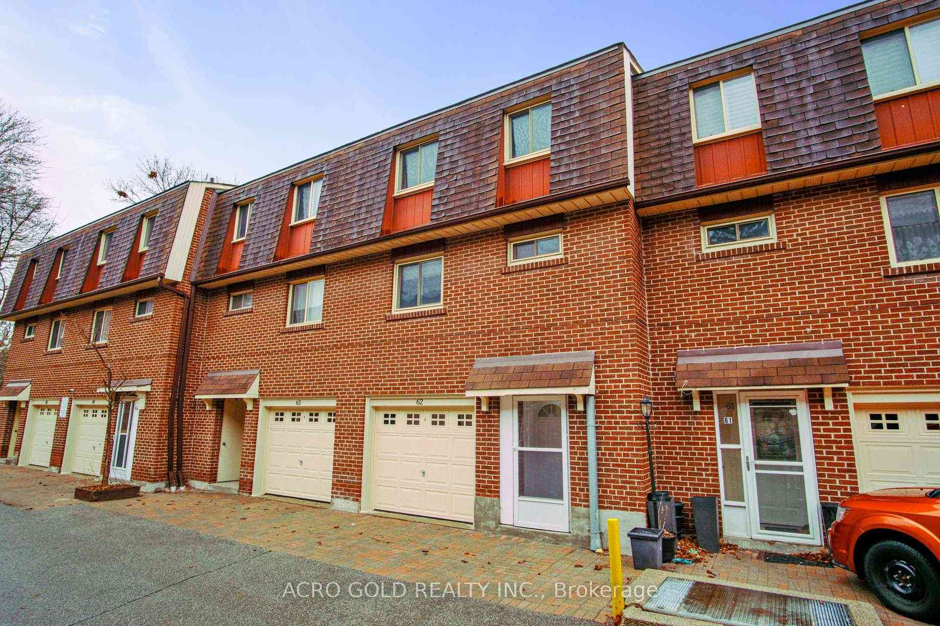 Toronto condo townhouses