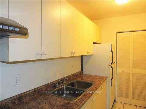 Toronto 共管镇屋