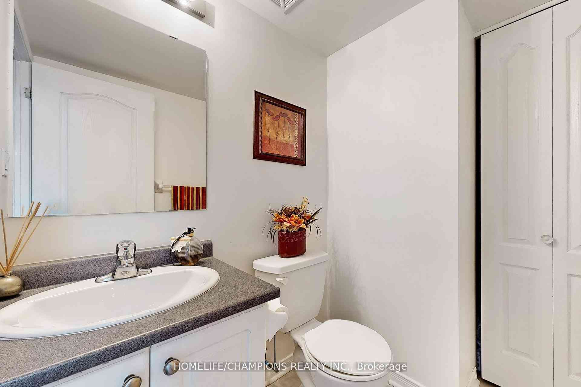 Toronto 共管镇屋