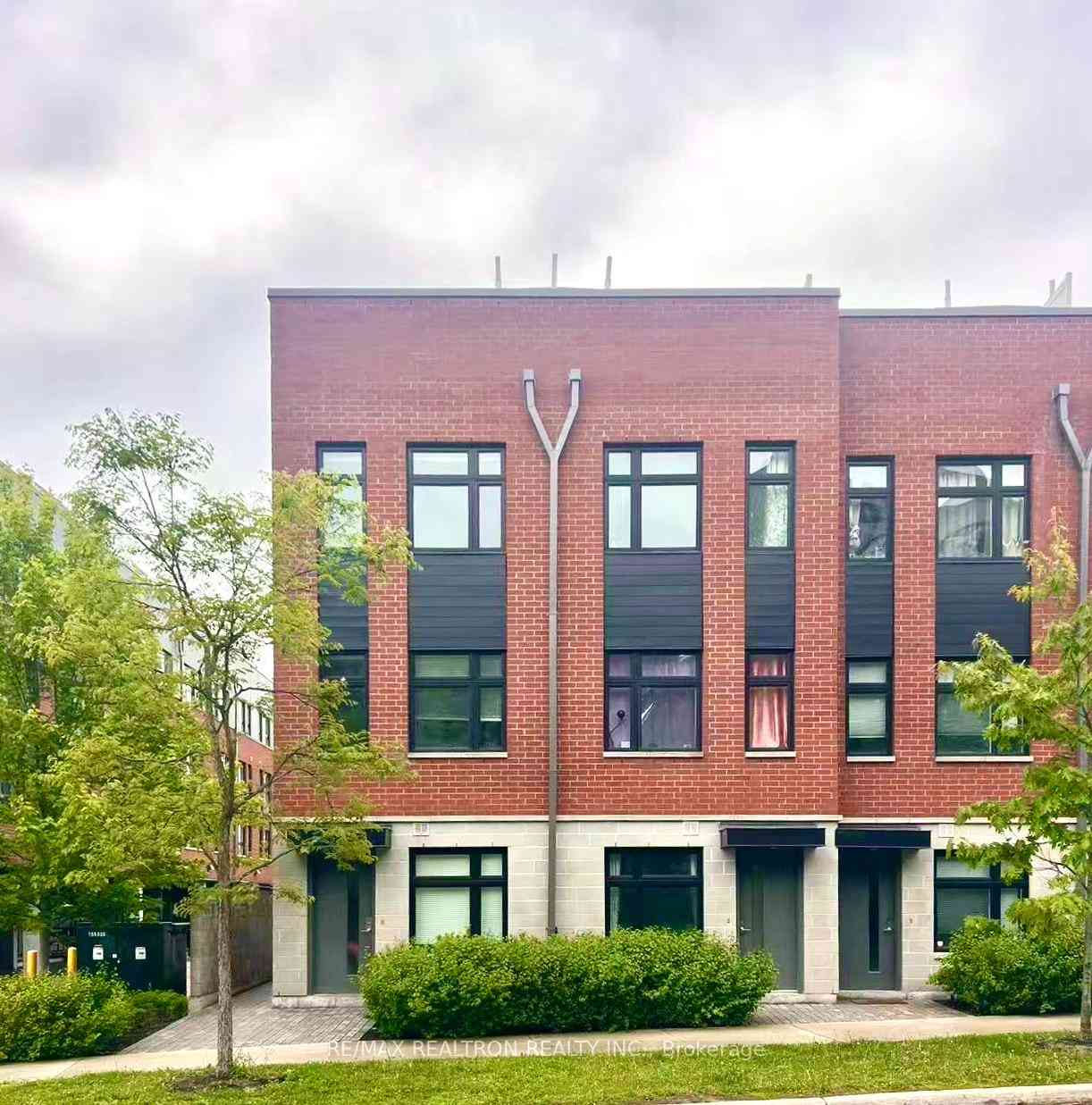 Toronto 共管镇屋