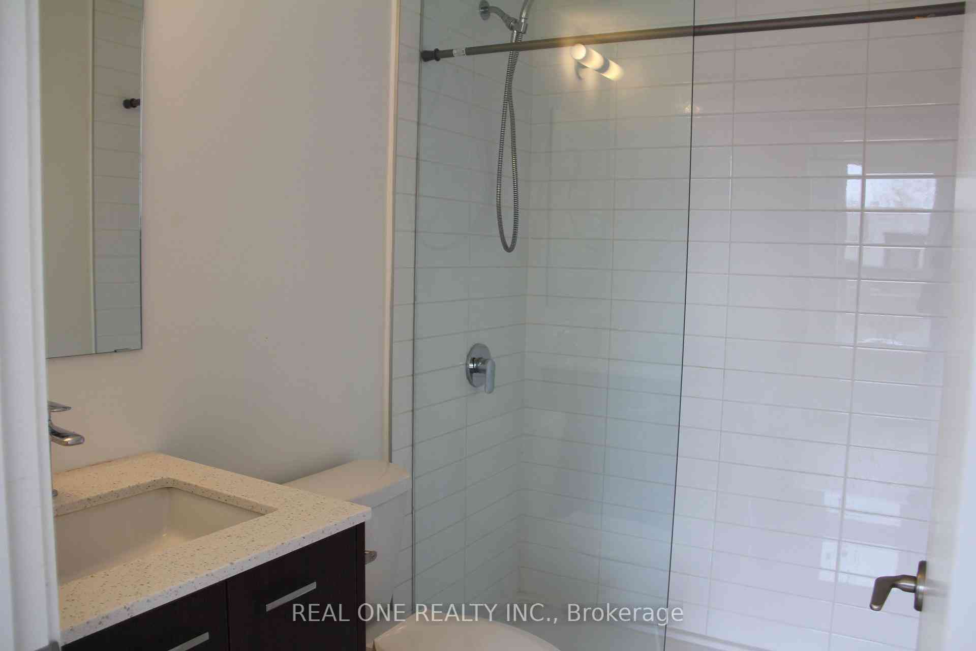 Toronto 共管镇屋