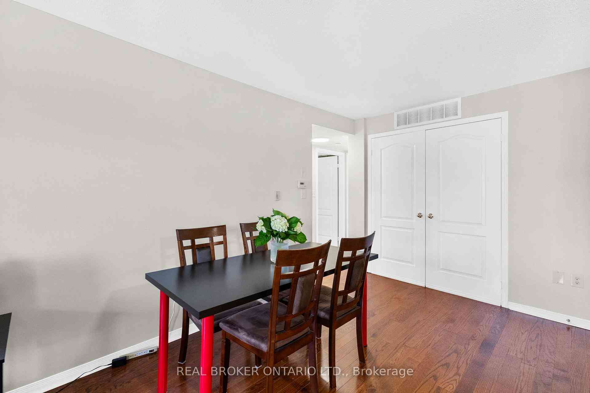 Toronto condo townhouses