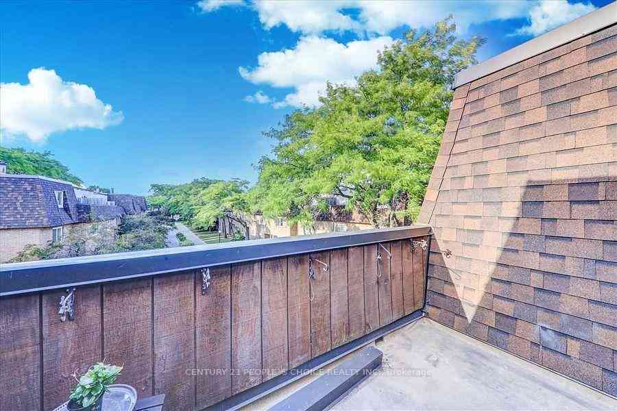 Toronto condo townhouses