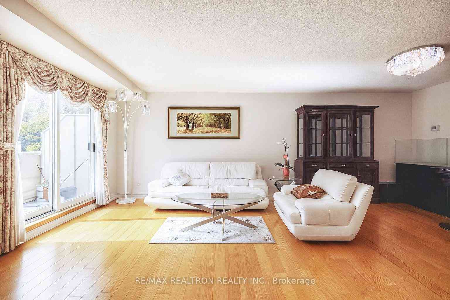 Toronto condo townhouses