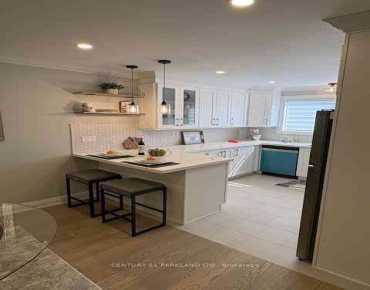 
            #74-121 Centennial Rd Centennial Scarborough 3睡房2卫生间2车位, 出售价格769900.00加元                    