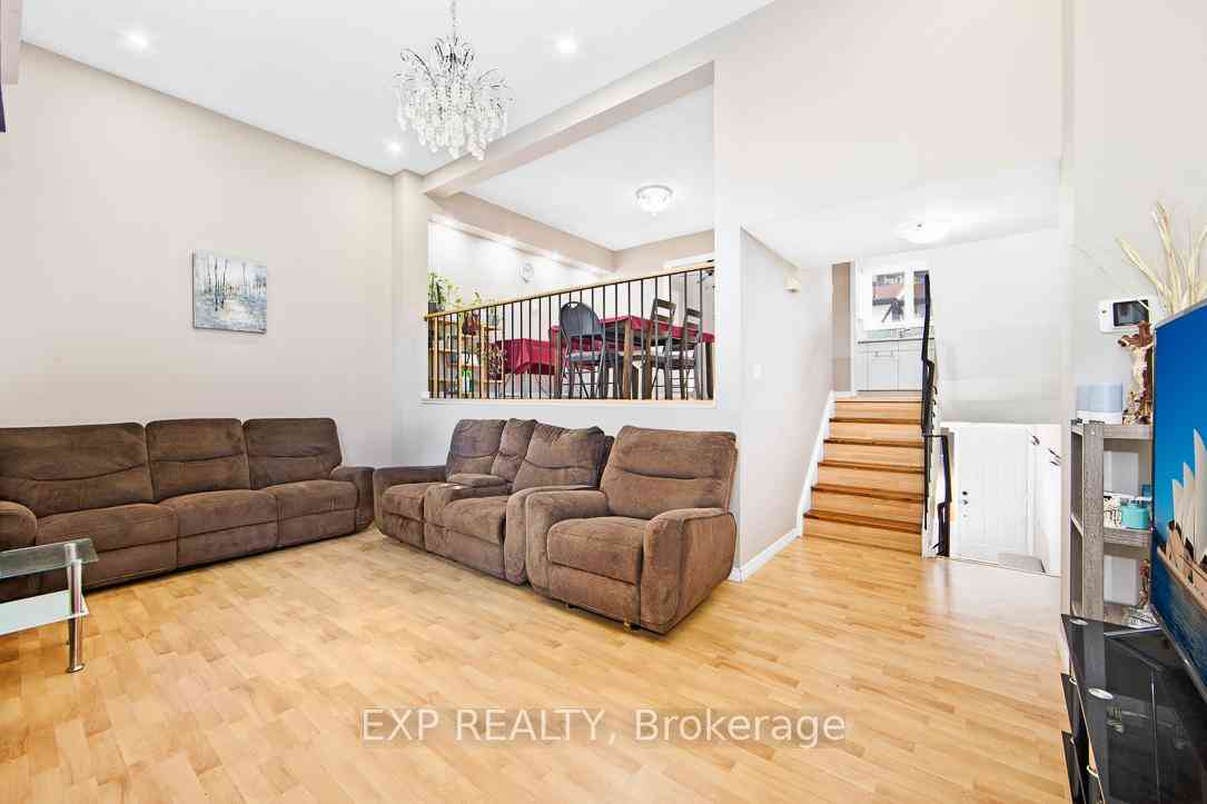 Toronto 共管镇屋