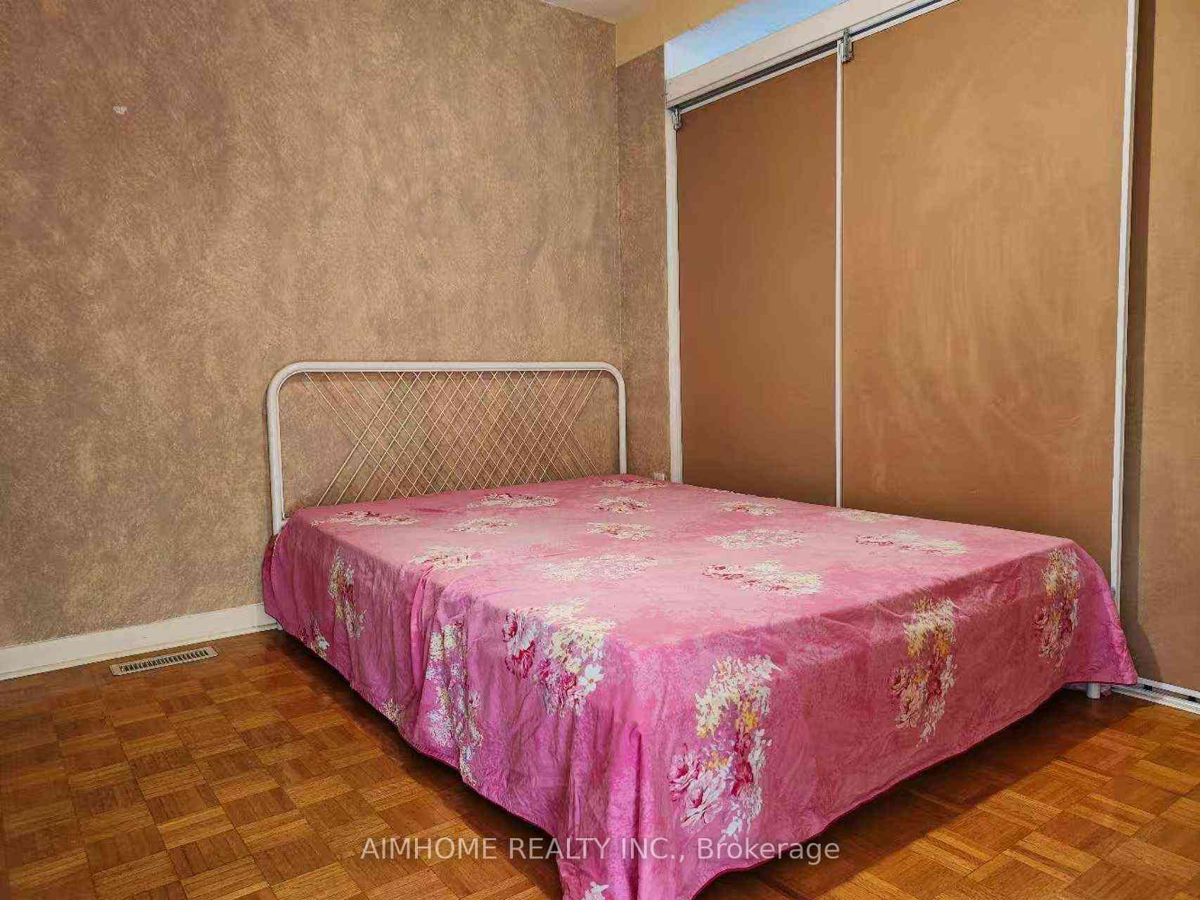 Toronto condo townhouses