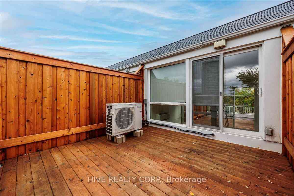 Toronto condo townhouses