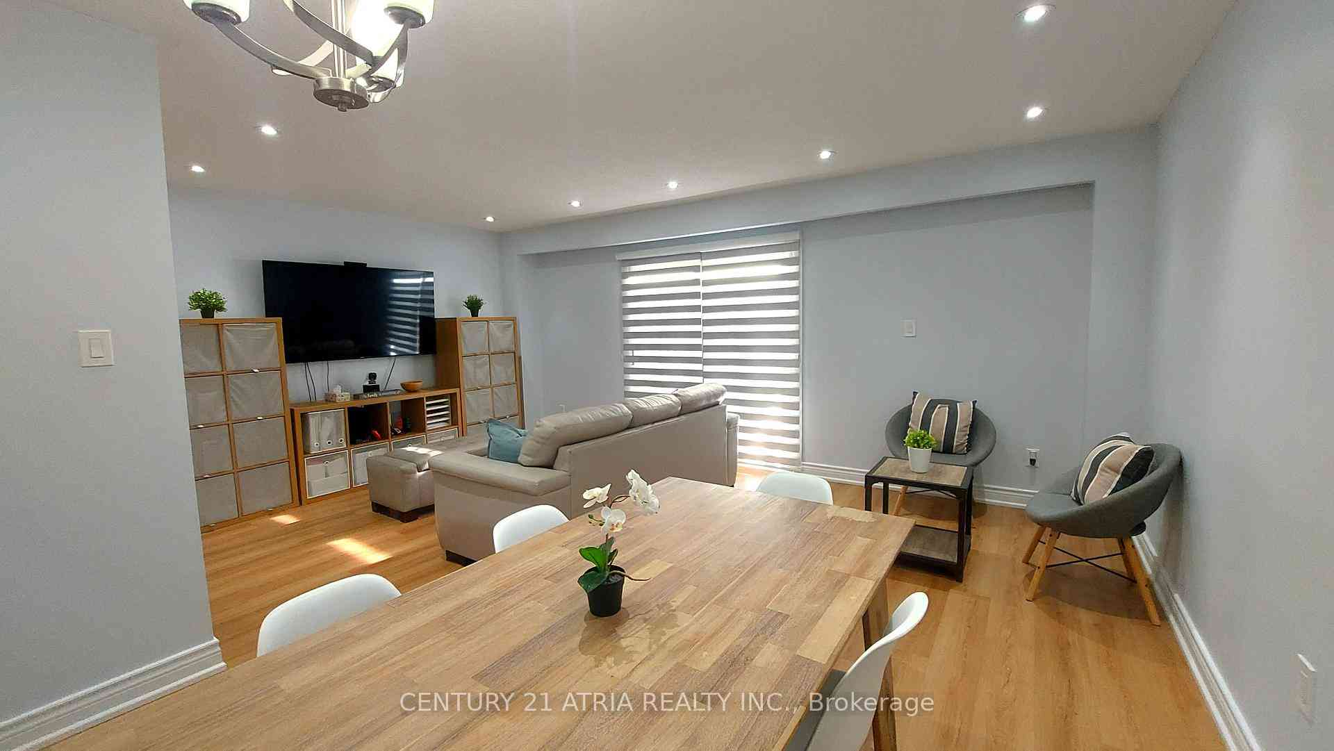 Toronto 共管镇屋