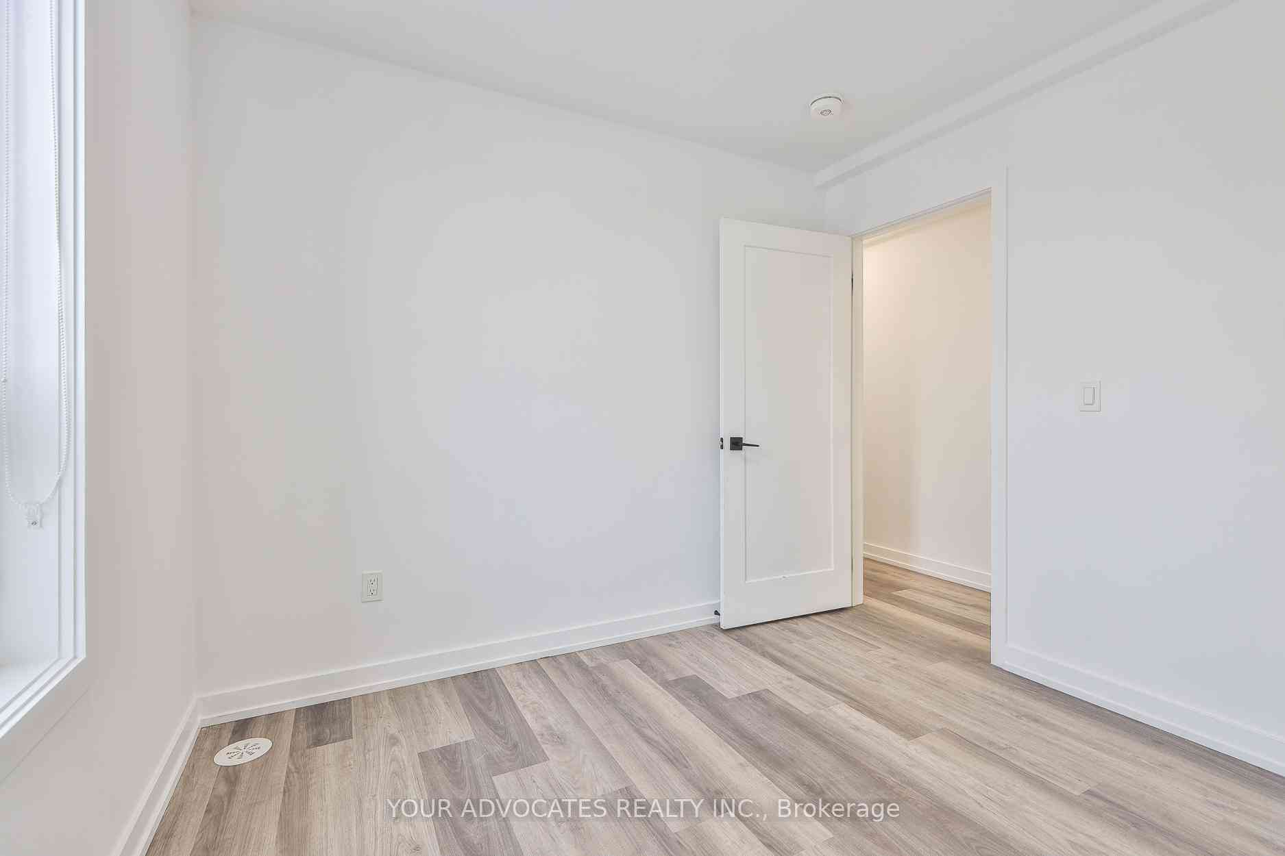 Toronto 共管镇屋