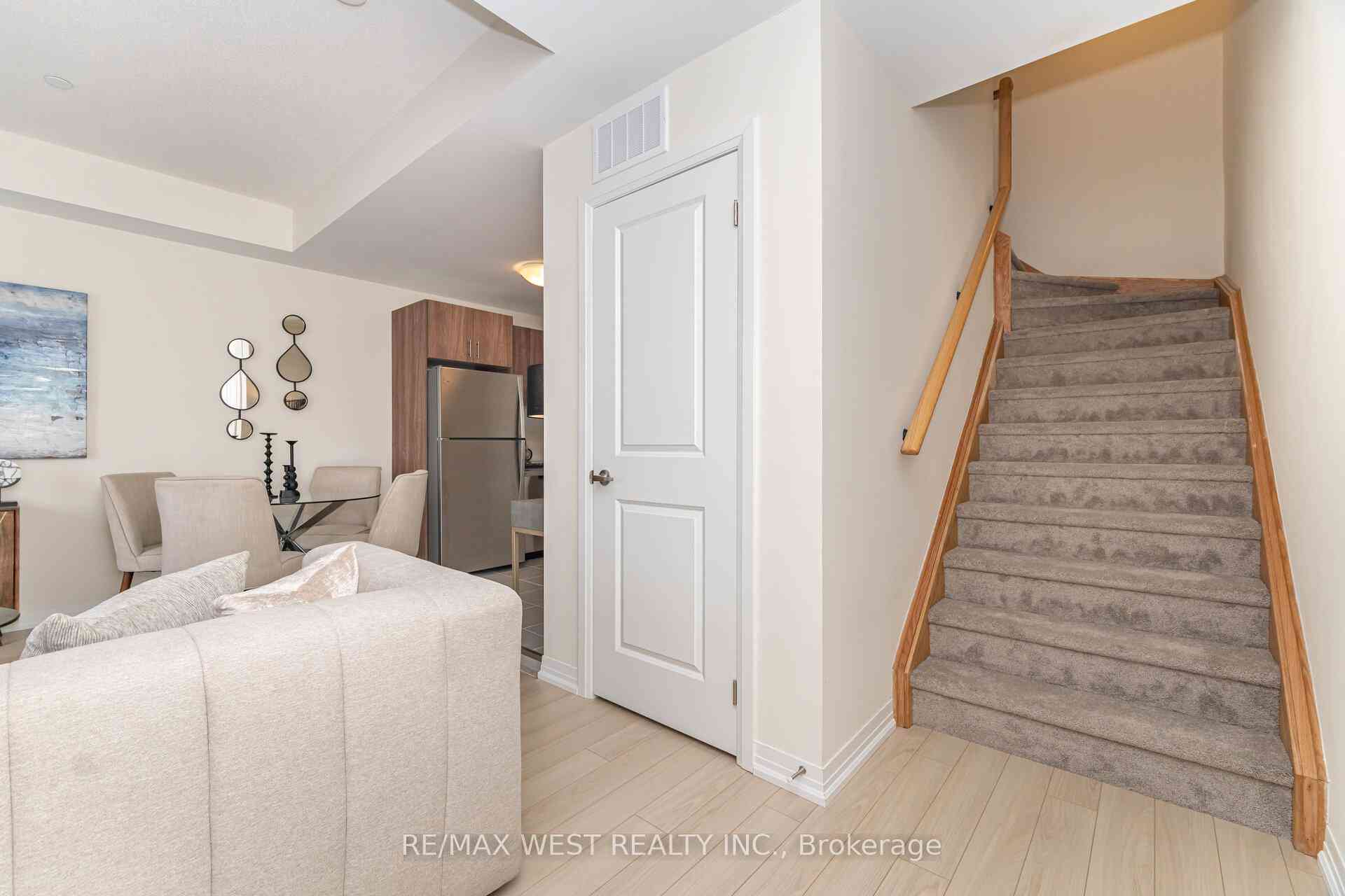 Toronto 共管镇屋