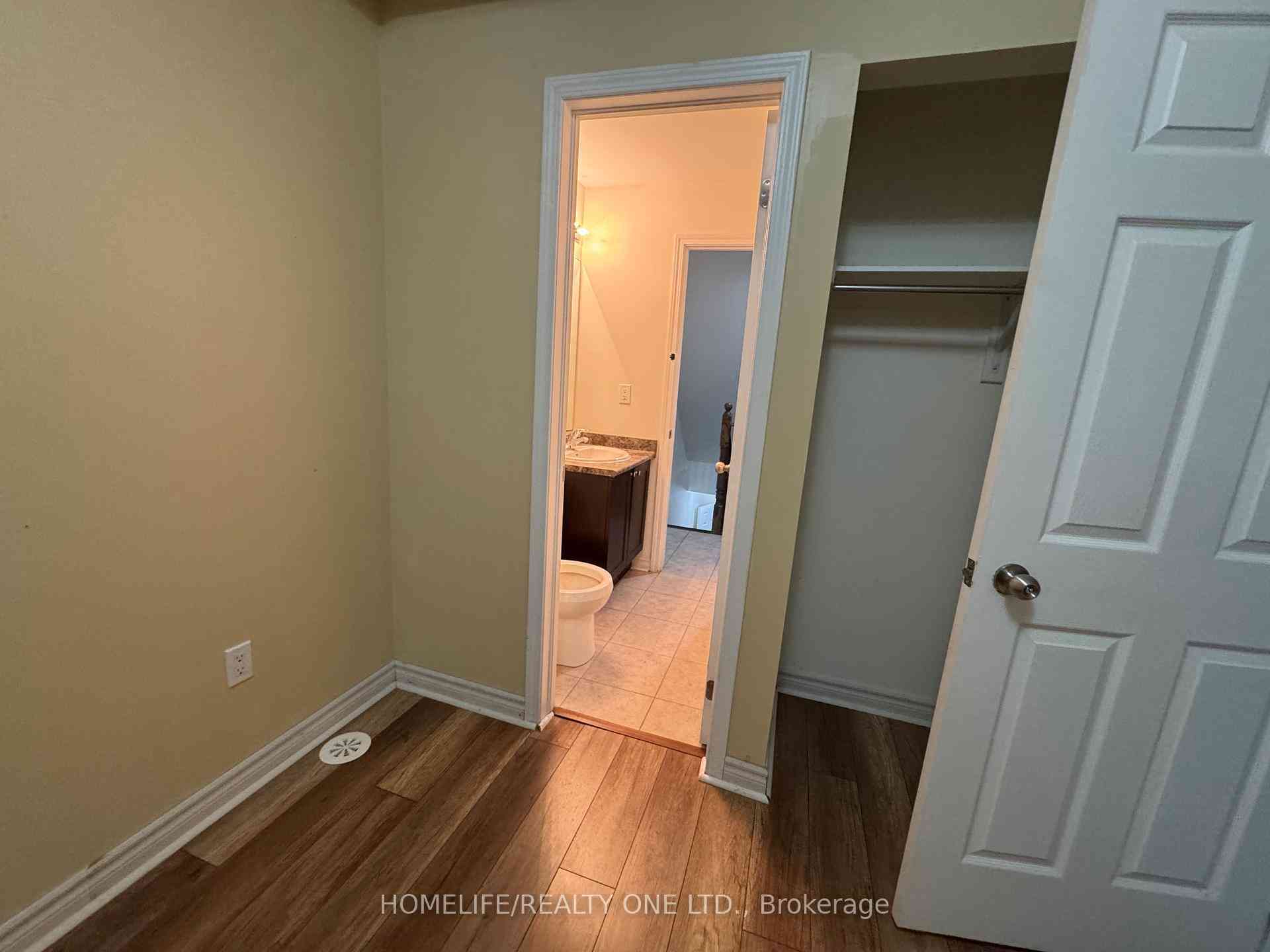 Toronto condo townhouses