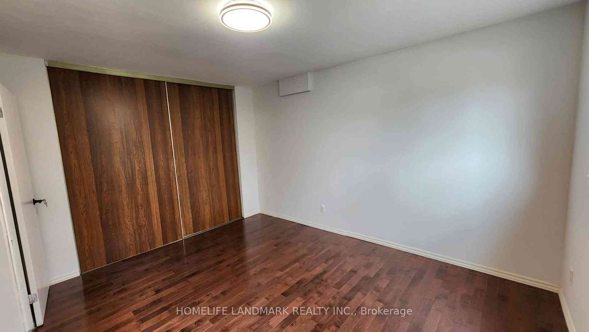 Toronto condo townhouses