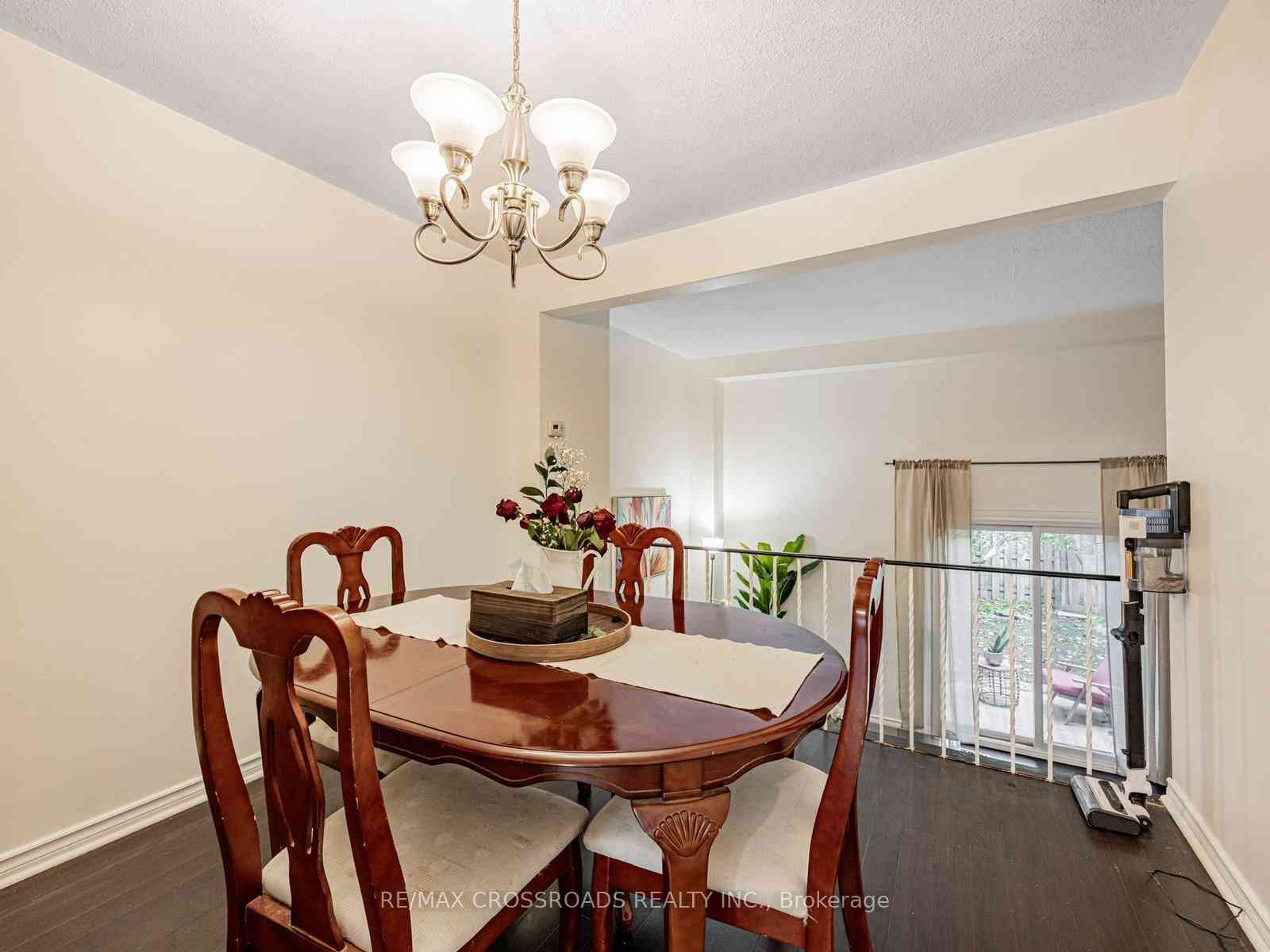 Toronto 共管镇屋