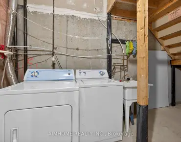 
698 Warden Ave Clairlea-Birchmount 3 beds 3 baths 2 garage 849000.00        