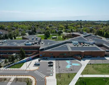 
            #33-30 Liben Way Malvern 3睡房1卫生间1车位, 出售价格484900.00加元                    