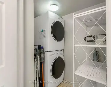 #1707-3233 Eglinton Ave E Scarborough Village 2 beds 2 baths 1 garage 549000.00