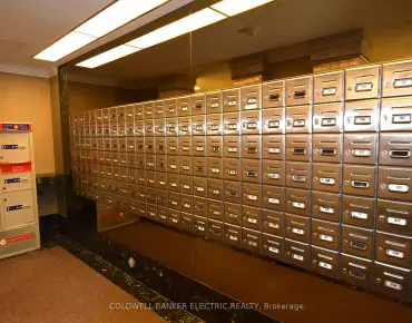 
            #1413-20 Guildwood Pkwy Guildwood 2睡房2卫生间车位, 出售价格940000.00加元                    