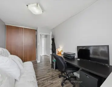 
            #907-90 Ling Rd West Hill 3睡房2卫生间1车位, 出售价格479000.00加元                    