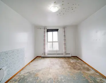 #804-1101 Pharmacy Ave Wexford-Maryvale 2 beds 2 baths garage 451500.00