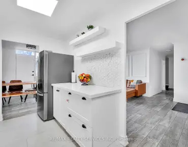 
#1701-180 Markham Rd Scarborough Village 3 beds 2 baths 1 garage 474999.00        