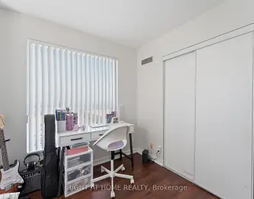 
#1612-38 Lee Centre Dr Woburn 2 beds 1 baths 1 garage 499000.00        